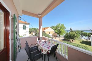 Apartments Floras tesisinde bir balkon veya teras