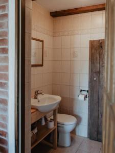 Kúpeľňa v ubytovaní Domek wypoczynkowy Piotr + 19 fotografií