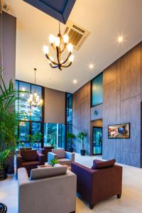 Televisyen dan/atau pusat hiburan di Livotel Hotel Lat Phrao Bangkok