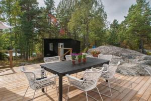 Gallery image of Archipelago-house with pool, boat and bikes in Djurhamn