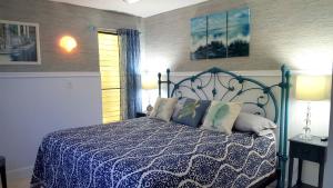 เตียงในห้องที่ Maui Tranquility