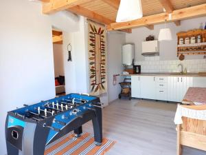 ZełwągiにあるCottage in Masuria near Sandy Beachの卓球台 +12枚の写真