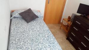 Postel nebo postele na pokoji v ubytování Habitaciones privadas Alicante centro