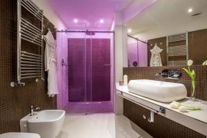 Kupaonica u objektu GCF Luxury Suites, Guest house