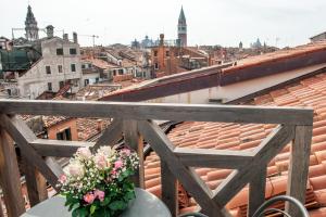 
Ein Balkon oder eine Terrasse in der Unterkunft Hotel Ai Cavalieri di Venezia
