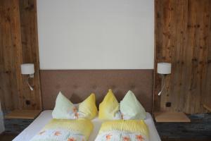 Postel nebo postele na pokoji v ubytování Familie Neunhäuserer