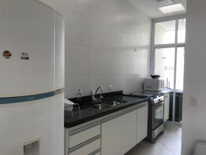 Villaggio Juquehy的厨房或小厨房