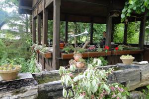 A garden outside Rinntaverne