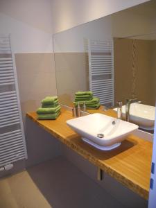 Phòng tắm tại Gästehof Cafe im Schafstall