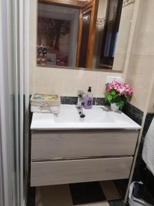 Koupelna v ubytování Apartamento Ciudad del Tajo + 33 fotografií
