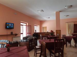TV a/nebo společenská místnost v ubytování Rifugio dei Sanniti