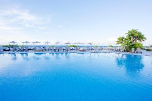 Bazén v ubytovaní Oceanis Beach & Spa Resort alebo v jeho blízkosti
