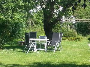 Ein Garten an der Unterkunft Haus MeerZeit