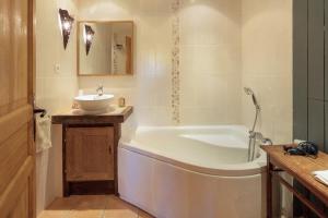 Afbeelding uit fotogalerij van Le Cuisinier en Combraille in Vergheas