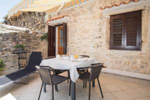 Posezení v ubytování Apartments Lufra Skradin + 30 fotografií