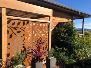 Callemondah Studio with stunning views, in Bangalow and Byron Hinterland外面的花园