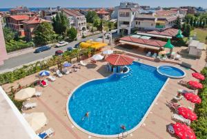 Bazén v ubytování Stefanov 2 Hotel nebo v jeho okolí