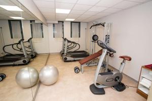 Centrum fitness w obiekcie Best Western Palace Inn Hotel