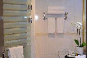 Un baño de Best Western Plus Doha