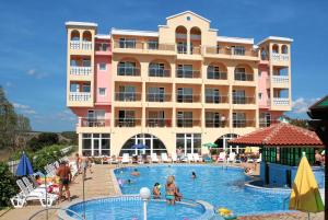 Bazén v ubytování Stefanov 2 Hotel nebo v jeho okolí