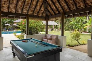 Bazén v ubytování Eratap Beach Resort nebo v jeho okolí