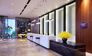 Hall o reception di Hampton by Hilton Zhuhai Cheng Feng Plaza