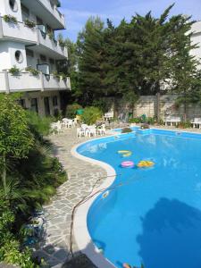Piscina di Hotel K2 o nelle vicinanze