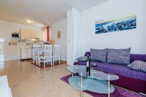 Kuchyňa alebo kuchynka v ubytovaní Apartments Pavle