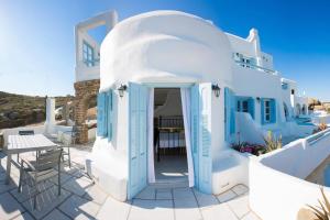 Imagem da galeria de Naxian Riviera Exclusive Seafront Suites, Junior Suite em Agios Prokopios