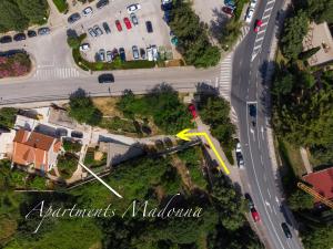 Letecký snímek ubytování Madonna Field Apartment