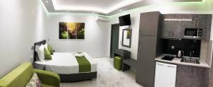 A kitchen or kitchenette at Alrose