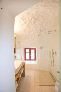 Ένα μπάνιο στο Πύργος Μαυρομιχάλη