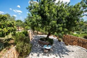 Ogród w obiekcie Villa Es Pinar By homevillas360