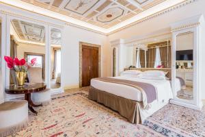 Rúm í herbergi á Hotel Ai Cavalieri di Venezia