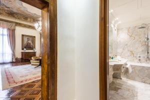 Baðherbergi á Hotel Ai Cavalieri di Venezia