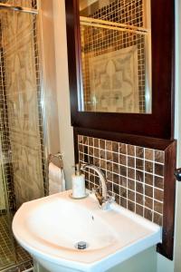 Gallery image of Versailles Self-Catering in Wellington