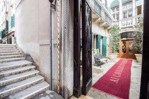 Framhlið eða inngangur Hotel Ai Cavalieri di Venezia