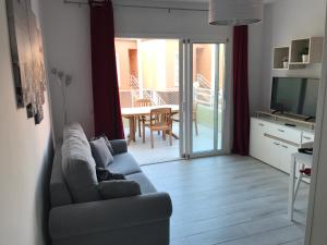 Kuchyňa alebo kuchynka v ubytovaní Bonito apartamento Complejo Orlando