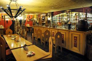 Salone o bar di Karlsbad Grande Madonna