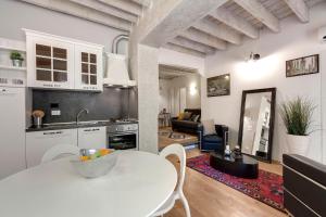 Kuchyňa alebo kuchynka v ubytovaní De Rustici Apartment