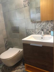 Koupelna v ubytování Apartmani Izvor - Tuheljske Toplice