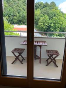 Balkón nebo terasa v ubytování Apartmani Izvor - Tuheljske Toplice