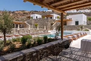 A piscina localizada em Mykonos Drops ou nos arredores