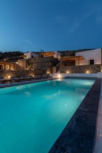A piscina localizada em Mykonos Drops ou nos arredores