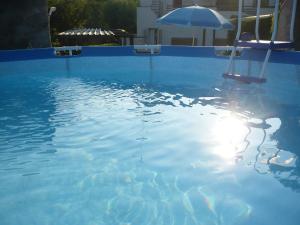 Bazén v ubytování Le Castagne Apartments Ischia nebo v jeho okolí