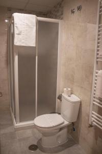 Ванна кімната в O Vendaval Hostal Restaurante