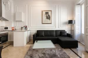 Kuchyňa alebo kuchynka v ubytovaní Baron Suites Reina