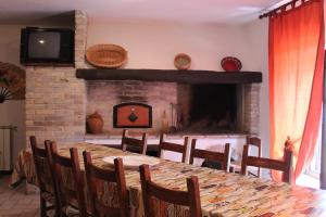 A television and/or entertainment centre at Il Castello sul Lago