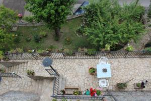 A garden outside Il Castello sul Lago
