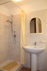 A bathroom at Il Castello sul Lago